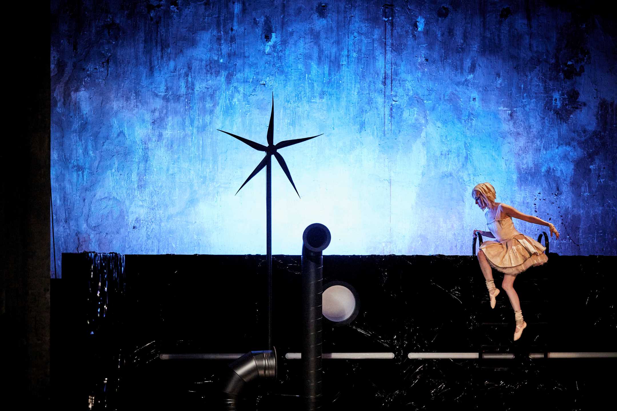 © Christoph Raynaud de Lage – La Ballerine, semblant flotter dans les airs