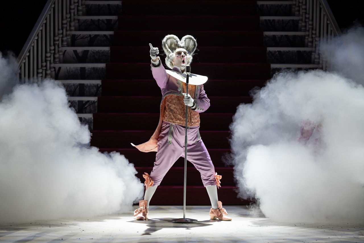 © Cyril Zingaro – Rémi Ortega en Bardon du Pictordu se donnant en spectacle lors du bal princier