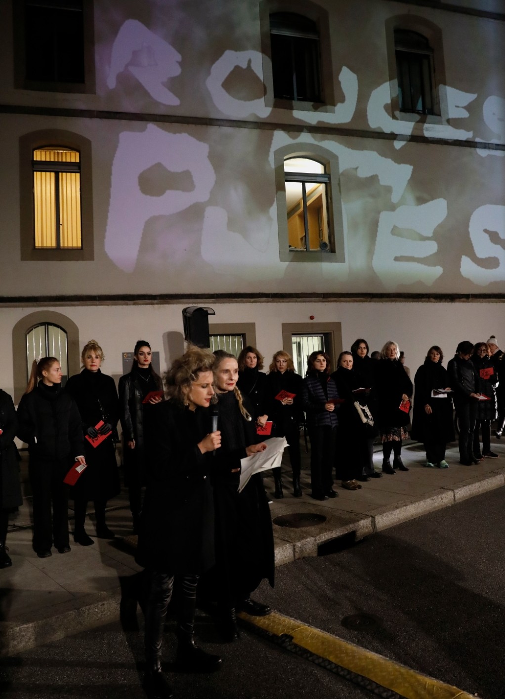 © Isabelle Meister – Antea Tomicic liste les noms et âges des 20 victimes de 2023