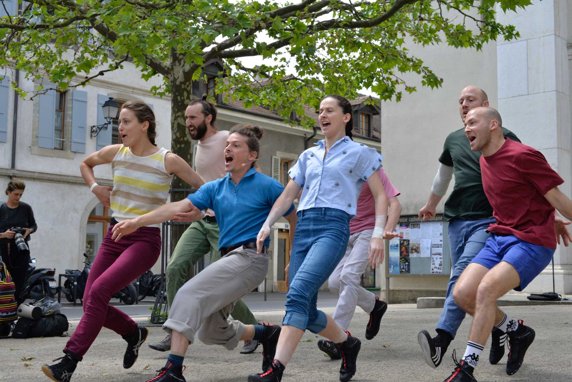 © Prunelle Bry – L'écoute et la symbiose guident les sept artistes dans leur performance
