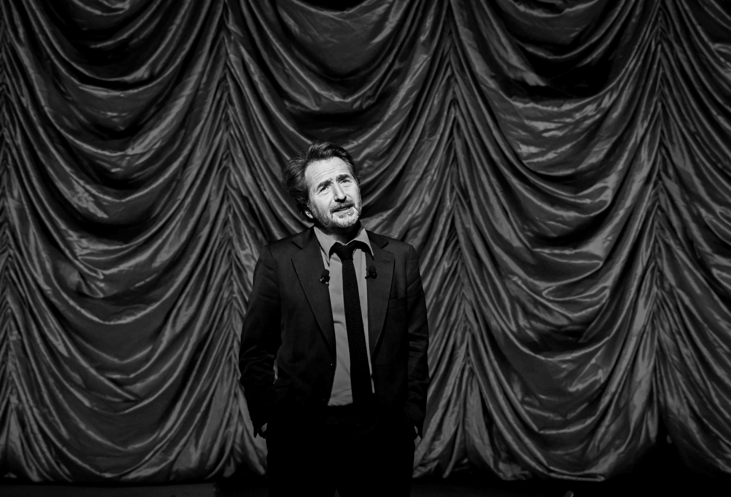 © Lucie Cherqui - L’acteur comique Edouard Baer dans « Le Journal de Monthey » au Crochetan 