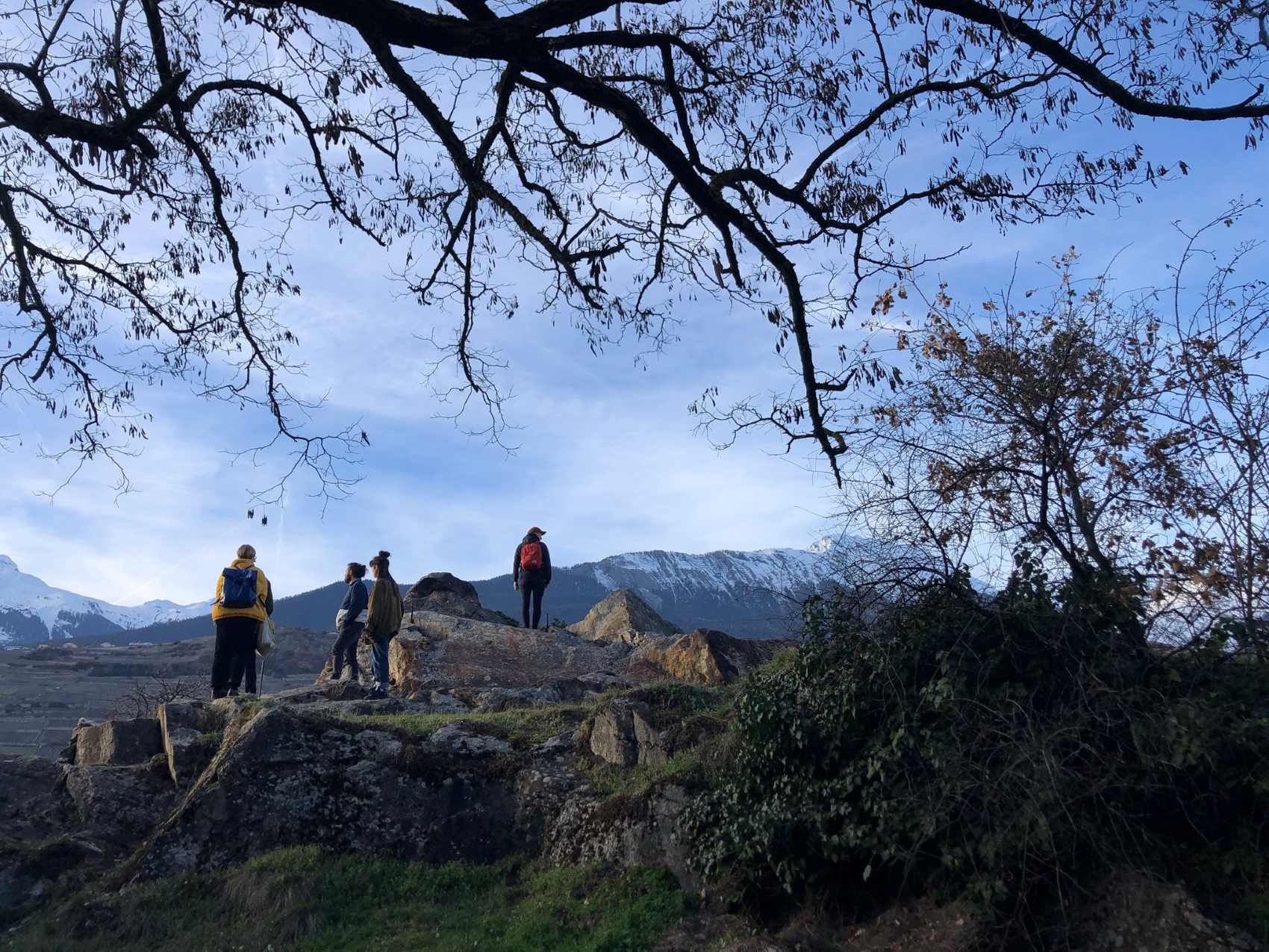 © Collectif à la source - Sortant du cadre classique de la salle de spectacle, ce spectacle propose une réflexion sur les sorcières valaisannes