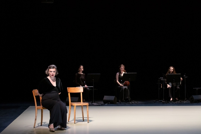 Après la pluie, vient le théâtre…