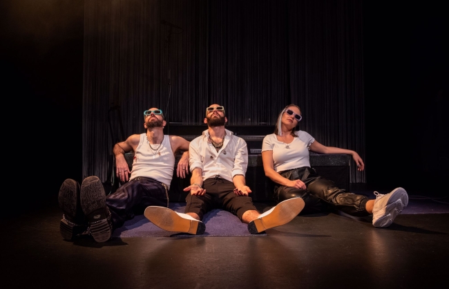 Band(e) à part : que faire du Moi au milieu du Nous ?