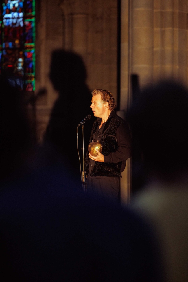 Comme une messe ancienne